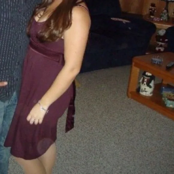 Burgundy scoopneck tank dress - Picture 4 of 4